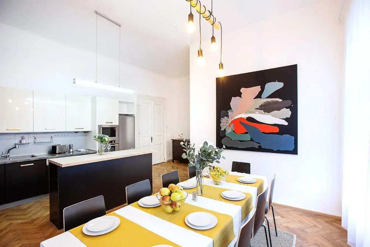 Apartment 5Br 2Bath Family Apt 5Mins To Wenceslas Square Prague
