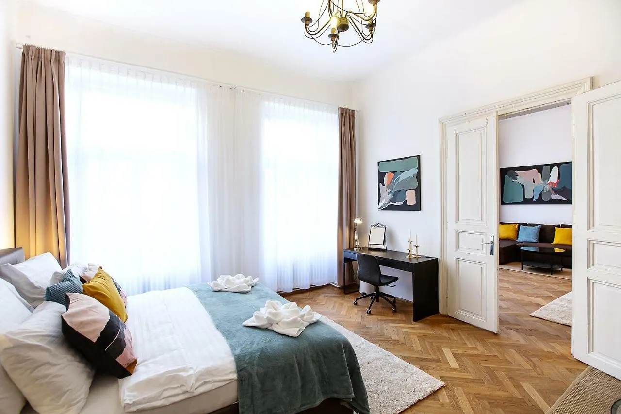 5Br 2Bath Family Apt 5Mins To Wenceslas Square Prague 0*,  Czech Republic